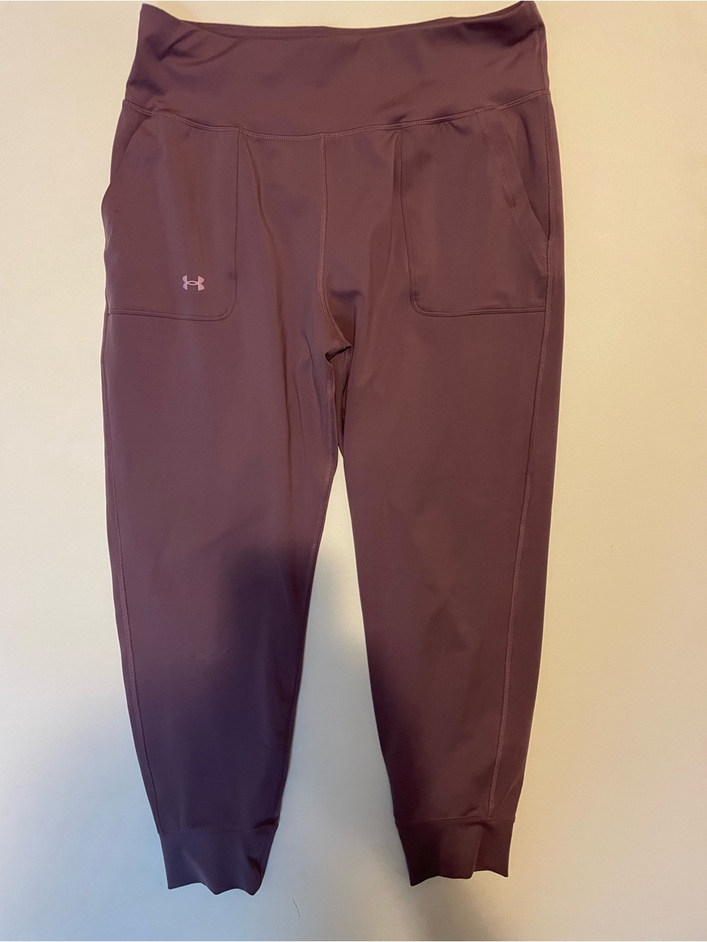 2 Pair of workout leggings Under Armour and Old Navy Size XL and L